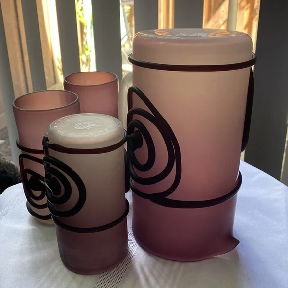 A  five piece set of purple art glass pitcher and glasses - Picture 8 of 16